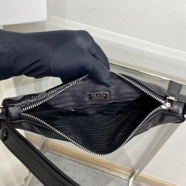 Prada專櫃新款三角形液下包 1NQ043 普拉達小牛皮手提斜挎女包 csp1443